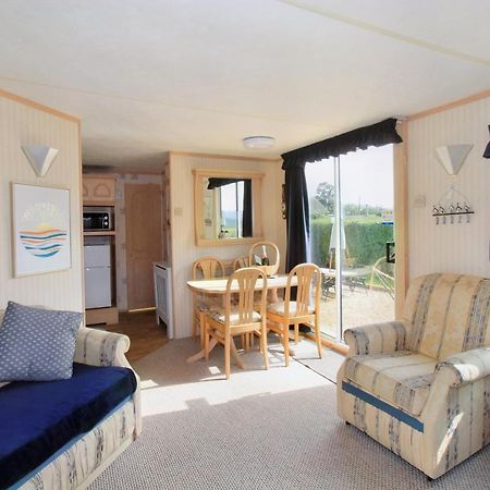 Orchard View Retreat: Dog-Friendly Getaway with Private Garden Villa Little Clacton Exterior photo