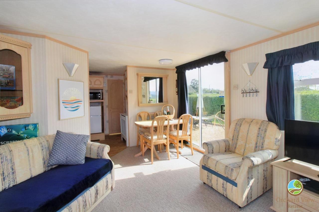 Orchard View Retreat: Dog-Friendly Getaway with Private Garden Villa Little Clacton Exterior photo